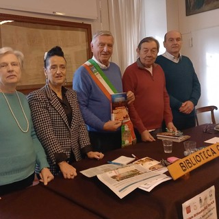 Varallo, in Biblioteca Civica il libro “I Piemontesi” racconta popoli e cucina tra storia e tradizioni del territorio