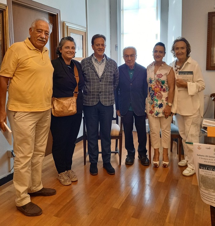 Biblioteca di Varallo: Valsesia antica & medievale Un viaggio tra le radici della Valsesia, là dove il tempo si fa pietra e memoria Biblioteca di Varallo: Valsesia antica & medievale Un viaggio tra le radici della Valsesia, là dove il tempo si fa pietra e memoria