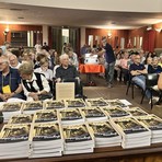 Grignasco, teatro stracolmo per il libro di Paolo Zanolini sui mobilieri Grignasco, teatro stracolmo per il libro di Paolo Zanolini sui mobilieri