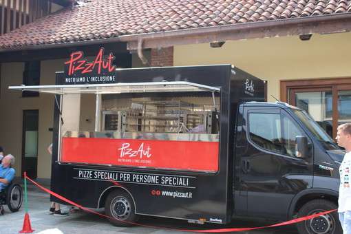 Gattinara, a LUVA arriva PizzAutoBus Biella: pizza, lavoro e autonomia al centro della festa Gattinara, a LUVA arriva PizzAutoBus Biella: pizza, lavoro e autonomia al centro della festa