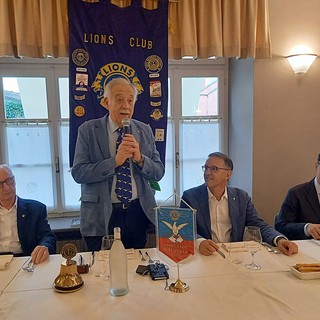 Lions Club Valsesia, Camillo Paffoni racconta il laboratorio di restauro dell’isola di San Giulio Lions Club Valsesia, Camillo Paffoni racconta il laboratorio di restauro dell’isola di San Giulio