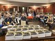Grignasco, teatro stracolmo per il libro di Paolo Zanolini sui mobilieri Grignasco, teatro stracolmo per il libro di Paolo Zanolini sui mobilieri
