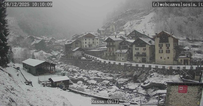 La neve imbianca l’Alta Valsesia: atmosfera invernale e attesa per il Natale La neve imbianca l’Alta Valsesia: atmosfera invernale e attesa per il Natale
