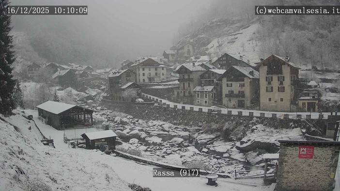 La neve imbianca l’Alta Valsesia: atmosfera invernale e attesa per il Natale La neve imbianca l’Alta Valsesia: atmosfera invernale e attesa per il Natale