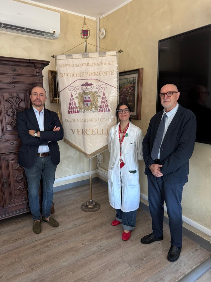 Vercelli, Polimnia Arts Company dona 1.700 euro all’ASL per l’Ostetricia Vercelli, Polimnia Arts Company dona 1.700 euro all’ASL per l’Ostetricia
