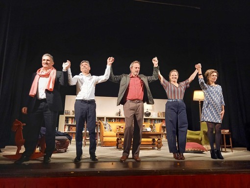 Applausi al Civico di Varallo per l’apertura della stagione teatrale con “Le prénom – Cena tra amici”