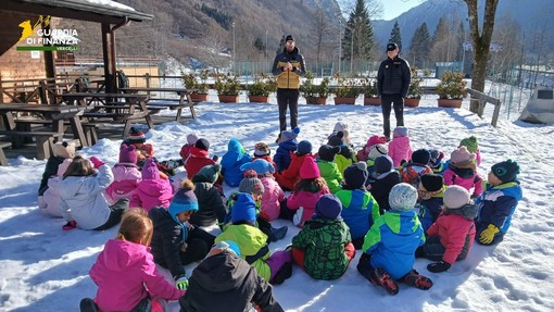 A lezione di montagna con il S.A.G.F.: ad Alagna i finanzieri insegnano sicurezza ai più piccoli