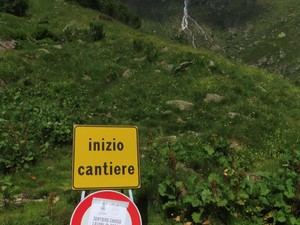 Sentiero Glaciologico percorribile fino all’Alpe Fund’Ekko, chiuso il collegamento verso il Barba Ferrero Sentiero Glaciologico percorribile fino all’Alpe Fund’Ekko, chiuso il collegamento verso il Barba Ferrero
