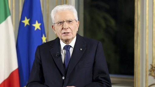 Mattarella rende omaggio agli Alpini: “Custodi di lealtà, coraggio e solidarietà” Mattarella rende omaggio agli Alpini: “Custodi di lealtà, coraggio e solidarietà”