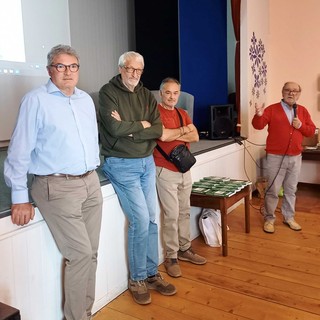 Gli appuntamenti, che si tengono nel Salone Parrocchiale il martedì pomeriggio, vertono su temi di interesse collettivo che spaziano dalla storia, alla medicina fino alla cucina.