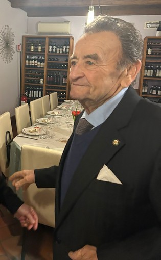 A Grignasco, una festa a sorpresa piena d’affetto per i 90 anni di Gaudenzio Mora