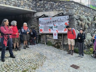 Sulle tracce di Nella e Nunzio: oltre trenta persone da Rassa all’Alpe Sulla Piana per ricordare la Resistenza