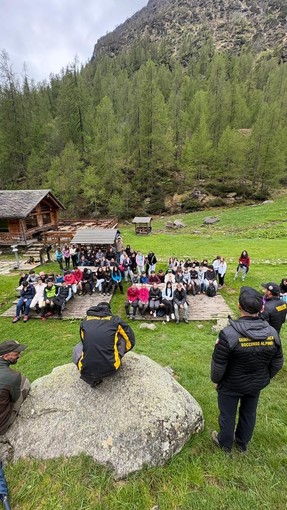 Sicurezza in montagna, progetto per le classi prime del liceo Ferrari Sicurezza in montagna, progetto per le classi prime del liceo Ferrari