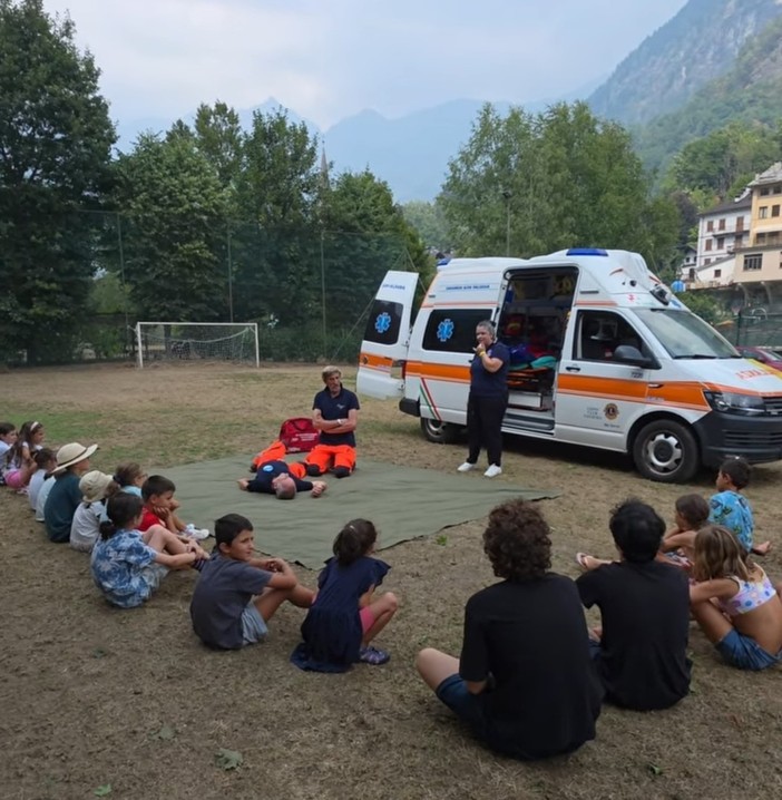 Campertogno, tanti bambini al laboratorio di primo soccorso con il SAV Campertogno, tanti bambini al laboratorio di primo soccorso con il SAV