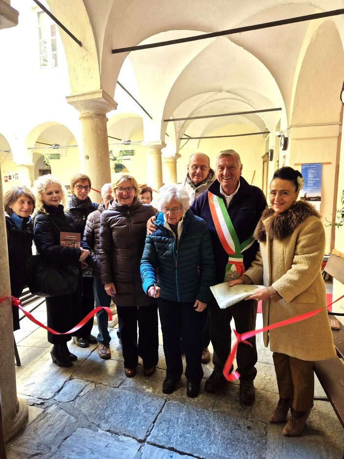 Simona Giardino porta in Biblioteca ‘Varallo curiosa. 1000 anni dopo’: un viaggio tra memoria, tradizioni e comunità walser Simona Giardino porta in Biblioteca ‘Varallo curiosa. 1000 anni dopo’: un viaggio tra memoria, tradizioni e comunità walser