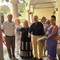 Varallo, inaugurata in Biblioteca la mostra di Spiros: un viaggio tra libri, volti, gatti, fiori e colori
