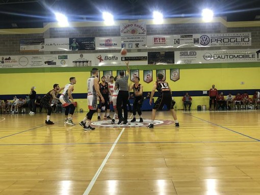 Valsesia Basket: finale da brivido ma il derby è di Olimpo Basket Alba Valsesia Basket: finale da brivido ma il derby è di Olimpo Basket Alba