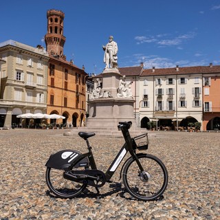 Parte il nuovo servizio di e-bike sharing a Vercelli e provincia: mobilità sostenibile a portata di pedale
