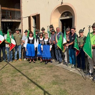 A Morondo gli Alpini riuniscono la comunità tra memoria, musica e convivialità