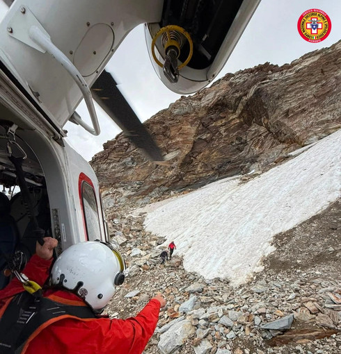 Alagna Valsesia, soccorsi quattro alpinisti rimasti bloccati in parete Alagna Valsesia, soccorsi quattro alpinisti rimasti bloccati in parete