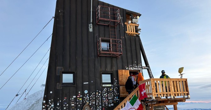 La fiaccola olimpica sul Monte Rosa: accensione alla Capanna Margherita e arrivo a Gressoney tra le comunità del Monterosa La fiaccola olimpica sul Monte Rosa: accensione alla Capanna Margherita e arrivo a Gressoney tra le comunità del Monterosa