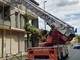 Borgosesia: Cornicione pericolante, intervengono i Vigili del Fuoco Borgosesia: Cornicione pericolante, intervengono i Vigili del Fuoco
