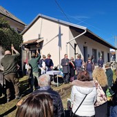 Quarona, gli Alpini rinnovano la tradizione della Paniccia: preghiera, distribuzione e pranzo