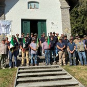 A Trivero domenica di festa, memoria e solidarietà alla Chiesetta Alpina (foto dalla pagina Facebook di Comune di Valdilana) A Trivero domenica di festa, memoria e solidarietà alla Chiesetta Alpina (foto dalla pagina Facebook di Comune di Valdilana)