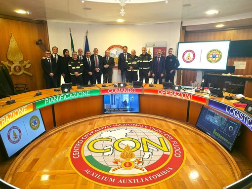 Vigili del Fuoco e Soccorso Alpino e Speleologico rafforzano la collaborazione operativa Vigili del Fuoco e Soccorso Alpino e Speleologico rafforzano la collaborazione operativa