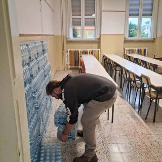 Crisi idrica a Quarona, acqua potabile distribuita a scuole e asili