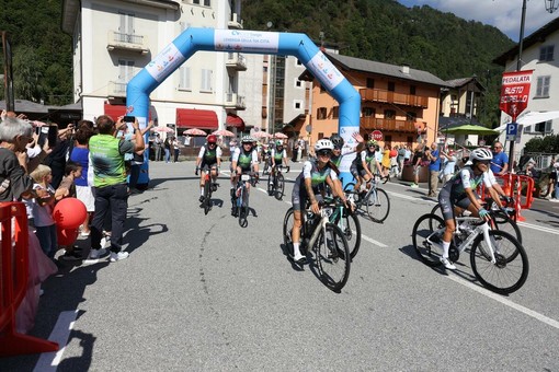 Busto-Scopello, oltre 120 ciclisti al traguardo con Motta e Baronchelli Busto-Scopello, oltre 120 ciclisti al traguardo con Motta e Baronchelli