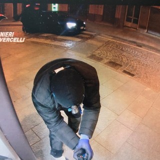 Assalti ai bancomat con esplosivi: sgominata dai Carabinieri la banda della “marmotta”