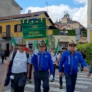 Biella accoglie gli Alpini valsesiani: si chiude il cammino, si apre la festa