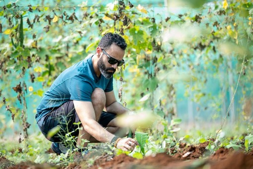 Torino: Ladro all'arrivo della polizia si finge giardiniere per non essere arrestato Torino: Ladro all'arrivo della polizia si finge giardiniere per non essere arrestato