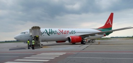 E' atterrato all'aeroporto di Levaldigi il primo volo della tratta Cuneo-Trapani (VIDEO) E' atterrato all'aeroporto di Levaldigi il primo volo della tratta Cuneo-Trapani (VIDEO)