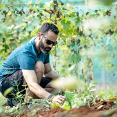 Torino: Ladro all'arrivo della polizia si finge giardiniere per non essere arrestato