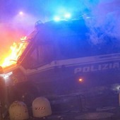 Scontri a Torino, SAPPE: "Oltre 100 i poliziotti feriti: servono tutele più forti" Scontri a Torino, SAPPE: "Oltre 100 i poliziotti feriti: servono tutele più forti"