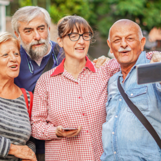Invecchiamento attivo, online  l'avviso pubblico per l’assegnazione di contributi per iniziative