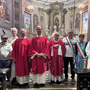 Doppia festa per Crevacuore: 90 anni degli Alpini e prima messa per don Sylvain Dufay (foto dalla pagina Facebook di Comune di Crevacuore)