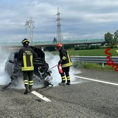 Incidente sull'A26, i Vigili del Fuoco evitano in tempo le fiamme nel mezzo