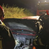 Alice Castello, auto a fuoco, operazioni di spegnimento in serata Alice Castello, auto a fuoco, operazioni di spegnimento in serata