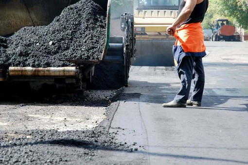 Quarona e Doccio, al via i lavori di asfaltatura: interventi per tutta la settimana Quarona e Doccio, al via i lavori di asfaltatura: interventi per tutta la settimana