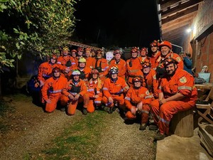 Sicurezza sul territorio, Pietrasanta elogia l’AIB: “In prima linea per la comunità” Sicurezza sul territorio, Pietrasanta elogia l’AIB: “In prima linea per la comunità”