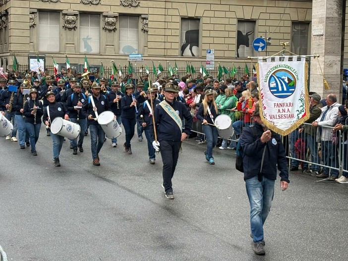Gli Alpini valsesiani a Genova per la 97ª Adunata nazionale Gli Alpini valsesiani a Genova per la 97ª Adunata nazionale