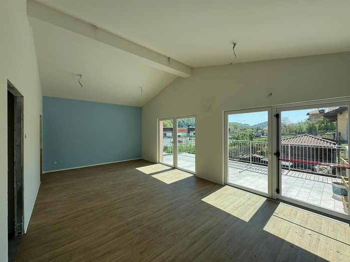 Quarona, sopralluogo al nuovo asilo di Doccio: il polo 0-6 anni si avvicina al traguardo