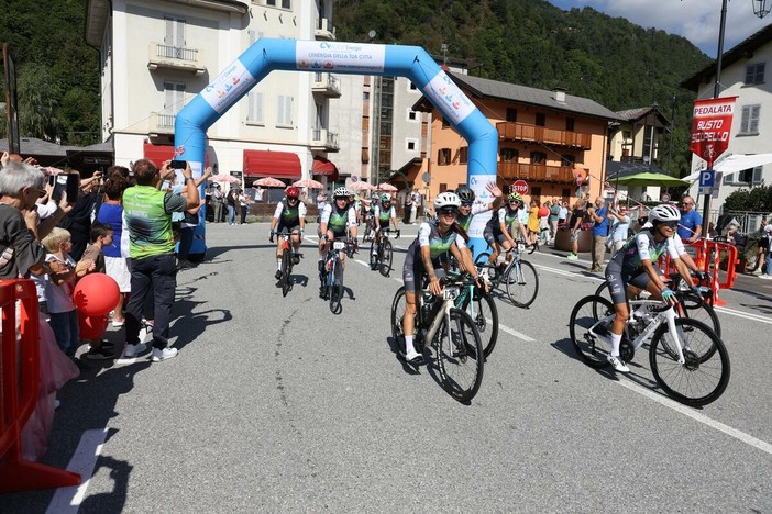 Busto-Scopello, oltre 120 ciclisti al traguardo con Motta e Baronchelli Busto-Scopello, oltre 120 ciclisti al traguardo con Motta e Baronchelli
