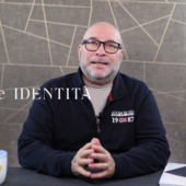 AlfAlberto, “I” come Identità: la domanda che ognuno si porta dentro