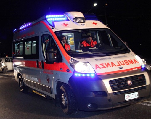 Dal novarese, notte fuori casa con l'auto della madre: due minorenni finiscono contro il guardrail