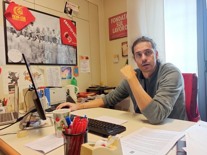 Bus navetta per i lavoratori della Zegna Baruffa, la posizione della CGIL Biella Bus navetta per i lavoratori della Zegna Baruffa, la posizione della CGIL Biella