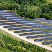 Banca di Asti, energia pulita e sostenibile: il sole illumina le filiali nel comune astigiano Banca di Asti, energia pulita e sostenibile: il sole illumina le filiali nel comune astigiano